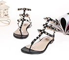 2018 Valentino women Flat Sandal in Calfskin with rivet VN0555