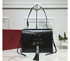2019 VALENTINO MEDIUM VRING SMOOTH CALFSKIN SHOULDER BAG 0002